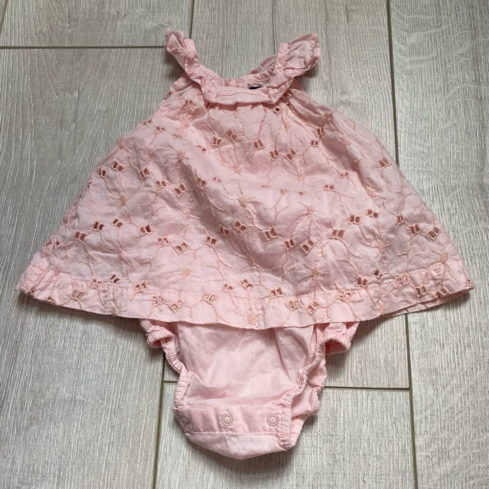 Babygap pink eyelet 3-6 months